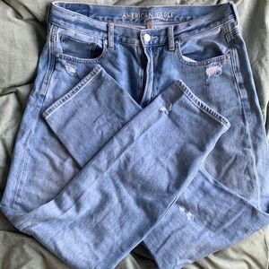 American Eagle mom jean, size 10, medium blue